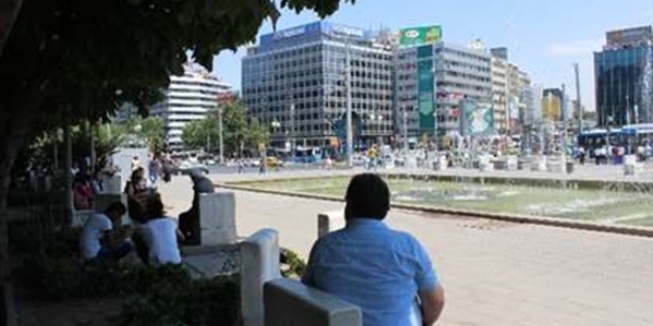 Başkent'te sıcak hava vatandaşı bunalttı