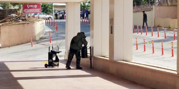 Acil servis önünde bomba paniği