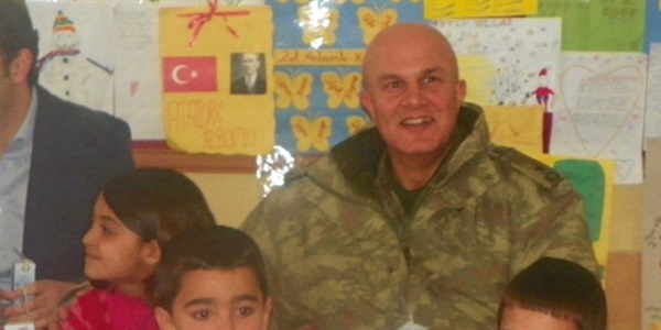 Erdoğan, şehit komutanın eşini aradı