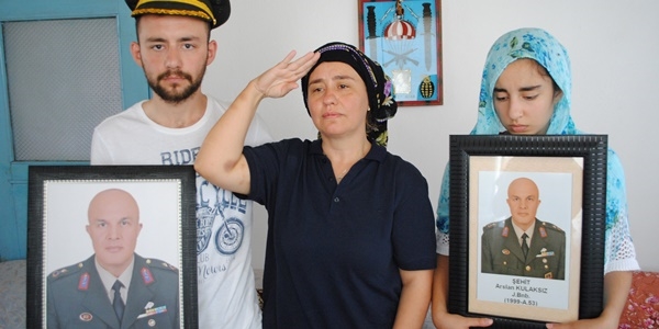 Şehit Binbaşı, eşine kendini siper etmiş