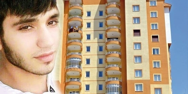Arkadaşının babası eve gelince balkon'dan atladı