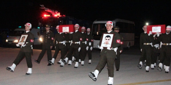 Saldırıda şehit düşen 2 asker memleketlerine uğurlandı