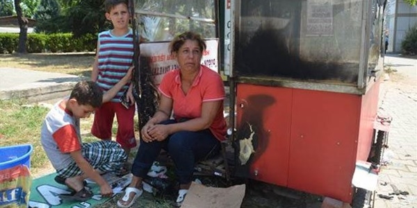 Zabıtaya kızdı ekmek teknesini yaktı