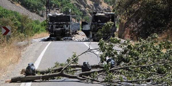 Tunceli-Erzincan yolu patlayclar nedeniyle kapal