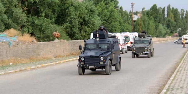Ağrı'da bir terörist teslim oldu