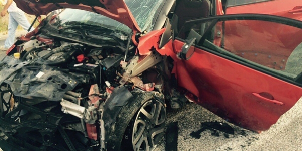 İzmir'de trafik kazası: 2 ölü, 7 yaralı