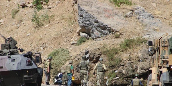 PKK'llar mayn koyarken havaya utu