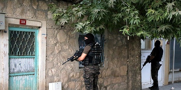 Diyarbakır'da terör örgütü operasyonu: 7 gözaltı