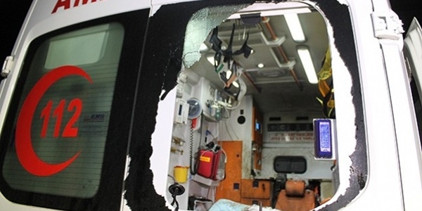 Ambulansa molotofkokteylli saldırı