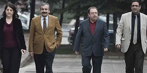 İmralı Heyeti: Çözüm devam edecekse...
