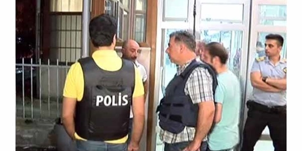 Yaralı polislerin kaldırıldığı hastanede alarm