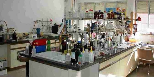 İlk laboratuvar ruhsatı Edremit Asker Hastanesinin
