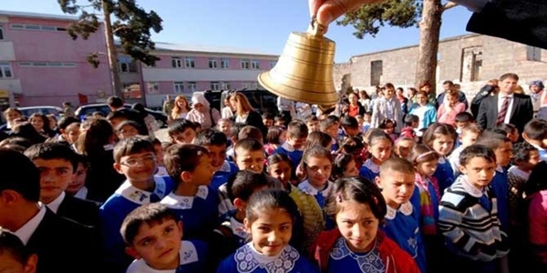 'Okullar Kurban Bayram'ndan sonra alsn' talebi