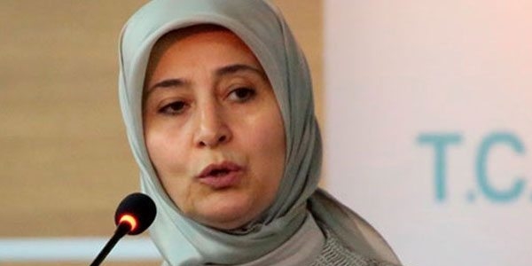 Sare Davutoğlu şehit Astsubay'ın hamile eşinin doğumuna katıldı