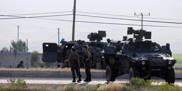 Ağrı'da jandarma karakoluna saldırı