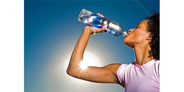 Yaz aylarında günlük 2 - 2,5 litre su tüketin