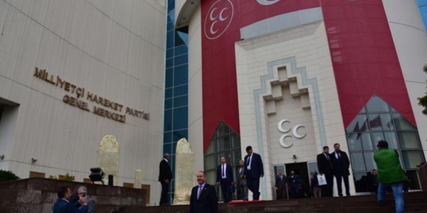 MHP Genel Başkanı Bahçeli kurmaylarını partiye çağırdı