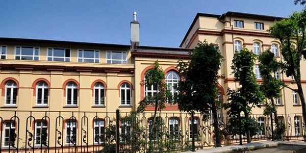 Alman Lisesi'nde '4 milyon Euro'luk yolsuzluk davası