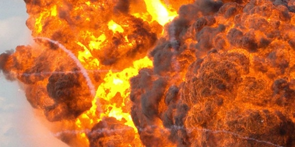 Kaynarca jandarma karakolu önünde bomba yüklü araç patlatıldı