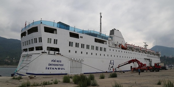 Ereğli'ye gelen eğitim gemisi limana demirledi