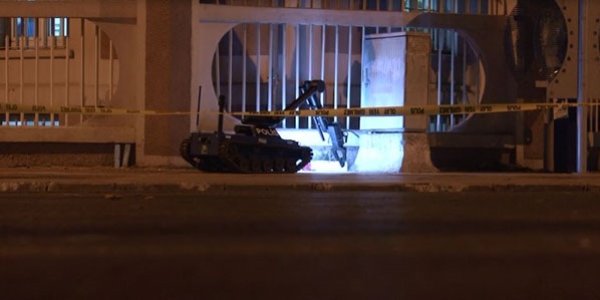 Konak ilçe emniyet müdürlüğü önünde bomba paniği