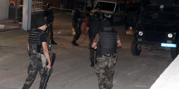 Batman'da polis karakoluna taciz ateşi