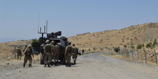 Polisi şehit eden 4 terörist öldürüldü