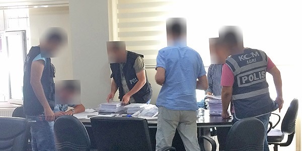 Ağrı'da dershane ve okullarda arama