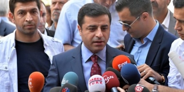 Demirtaş: Başkanlık için referandum yapalım