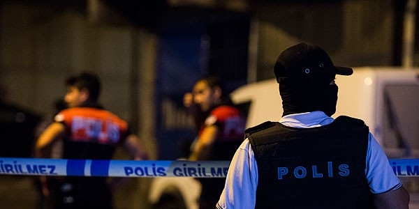 Esenler'de polise ateş açıldı: 1 ölü