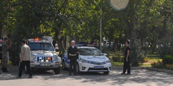 Lice'deki 3 şehit törenle memleketlerine uğurlandı