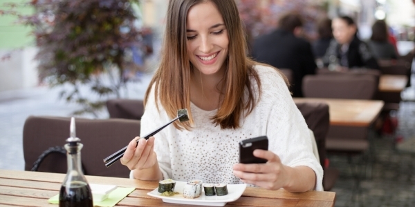 Android kullananlar lahmacun, iPhone'cular suşi ve zeytinyağlı istiyor