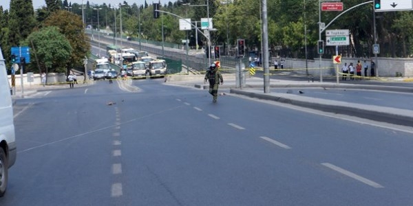 Mecidiyeköy'de bomba alarmı