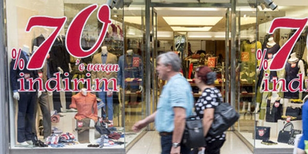 'Tüm ürünlere indirim' afişleri yasaklanıyor
