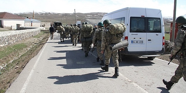 Şemdinli'de 8 terörist öldürüldü