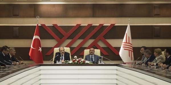 Üniversite hastanelerinin tıbbi malzemelerini Bakanlık karşılayacak