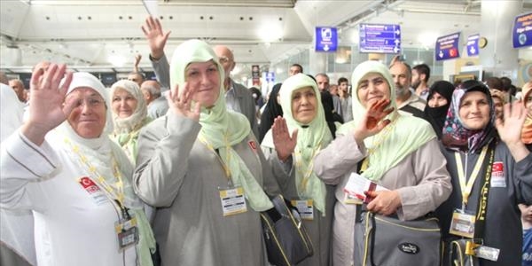 İlk hac kafilesi uğurlandı