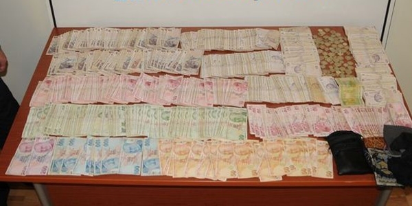 Dilencinin üzerinden 16 bin 600 lira çıktı