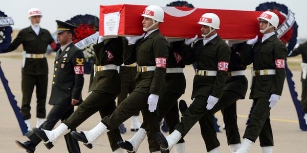 Rize'de denizde boğulan astsubay toprağa verildi