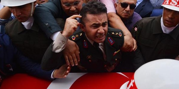 Şehit yüzbaşının yarbay ağabeyi isyan etti
