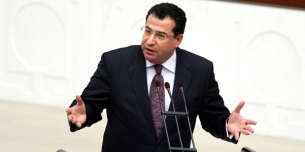 Bakanlk teklifini reddedip MHP'deki grevinden istifa etti
