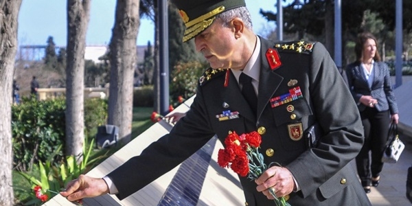 Genelkurmay Başkanı Akar'dan Zafer Bayramı mesajı