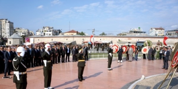 stanbul Valilii'nden 30 Austos aklamas