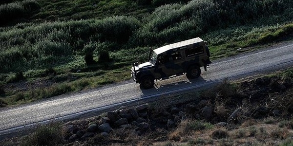 Hakkari'de askeri araca saldr: 2 yaral