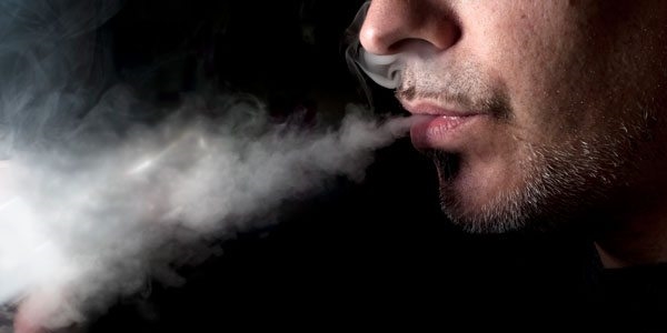 E-sigara da normal sigara kadar zararlı