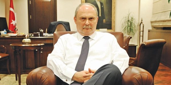 Sinirlioğlu, Davutoğlu ile aynı okuldan
