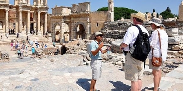 Turist rehberi yüzde 20 vergiye tabi olacak