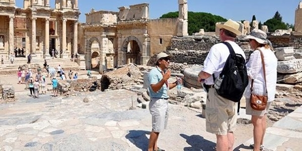 Turist rehberi yzde 20 vergiye tabi olacak