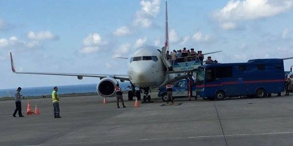 Mahkumlar zel uakla Trabzon'a getirildi!