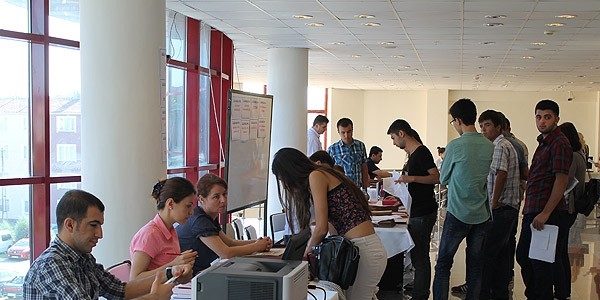 Eğitim sektöründen velilere 'kayıt' uyarıları
